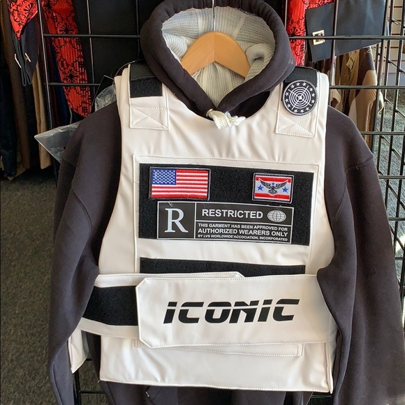 Iconic vest Clearance